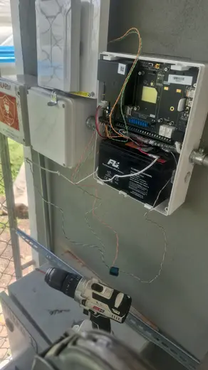 Sistemas de alarma y contra incendio - miniatura 10