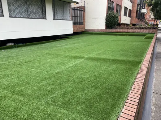 Trabajo en fachadas - miniatura 3